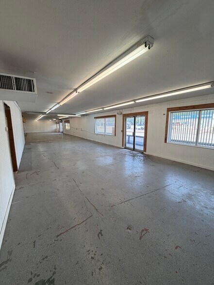 More Photos Of 1010 N Tennessee St, McKinney Freestanding For Sale