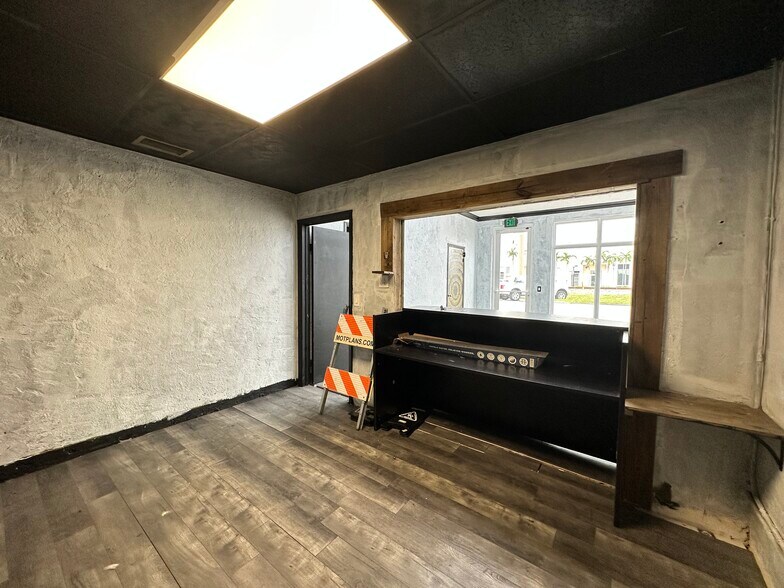 More Photos Of 111 S 21st Ave, Hollywood Office For Lease