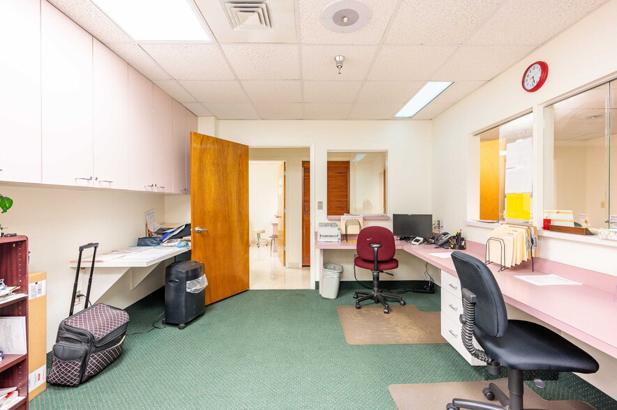 More Photos Of 6719 Gall Blvd, Zephyrhills Medical For Sale