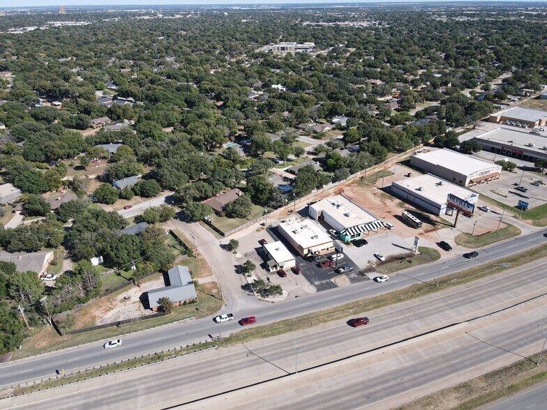More Photos Of 2303 S Danville Dr, Abilene Office For Lease