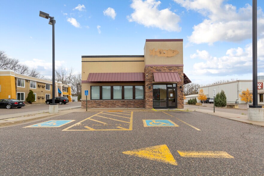 More Photos Of 101 W Lind St, Mankato Fast Food For Sale