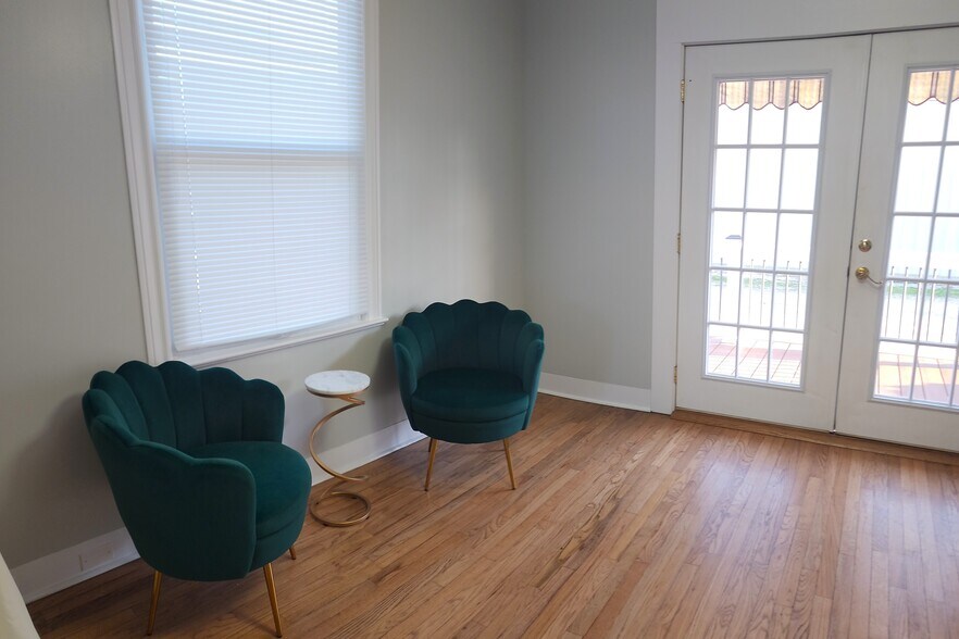 More Photos Of 1211 N Cutting Ave, Jennings Coworking Space