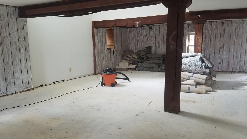 More Photos Of 300 Water St, Saint Charles Office For Sale