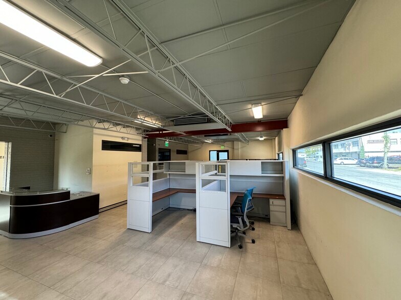 More Photos Of 2216 N 20th Ave, Hollywood Light Manufacturing For Sale