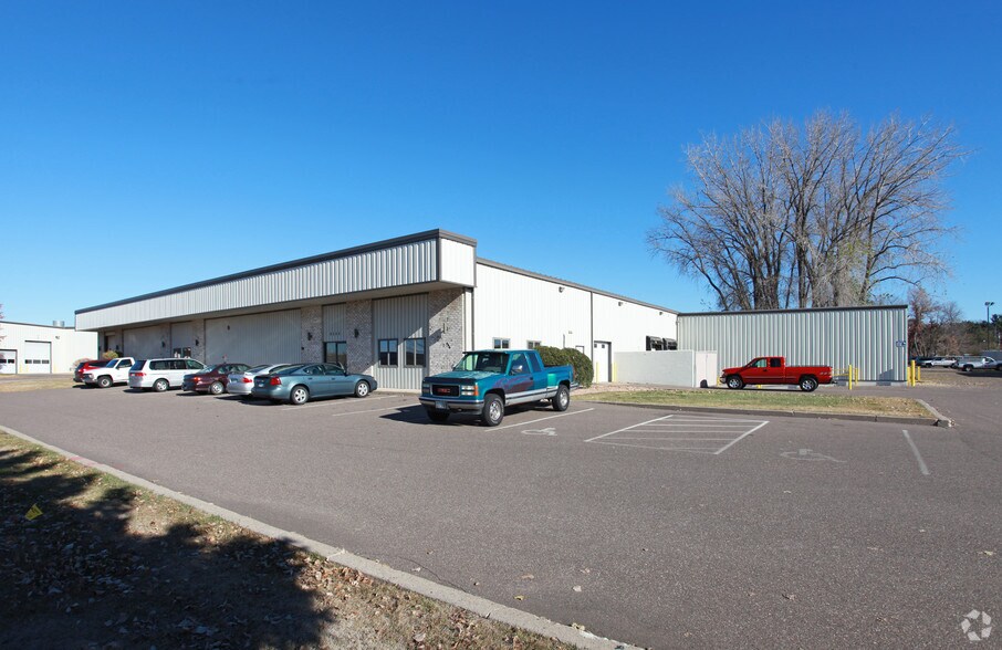 Primary Photo Of 9355 Holly St NW, Coon Rapids Warehouse For Lease
