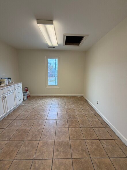 Primary Photo Of 2367 Rockaway Industrial Blvd, Conyers Light Manufacturing For Lease