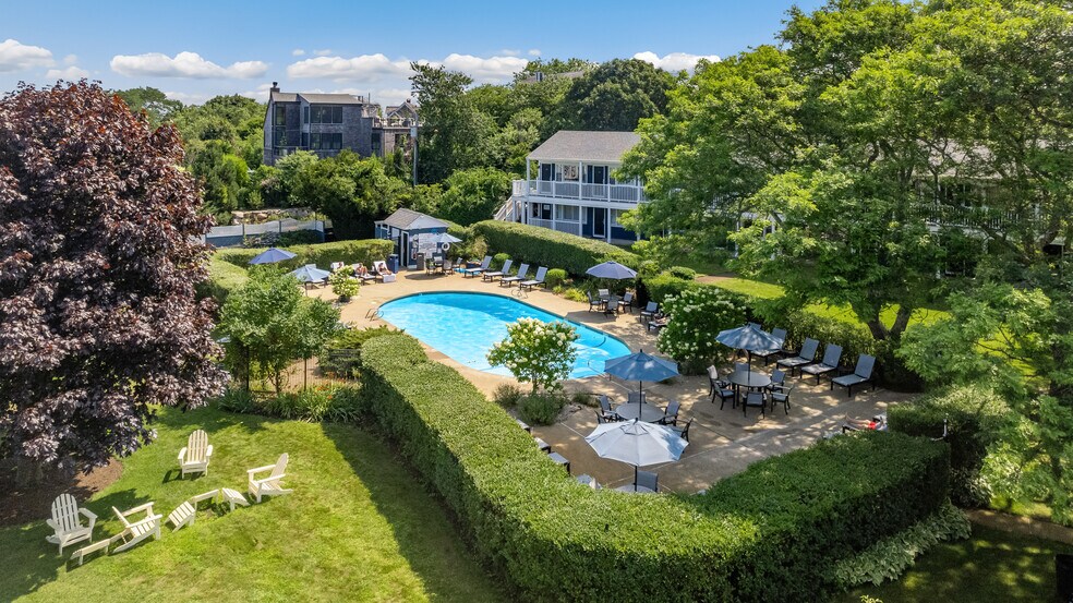 More Photos Of 105 Bradford Street Ext, Provincetown Hotel For Sale