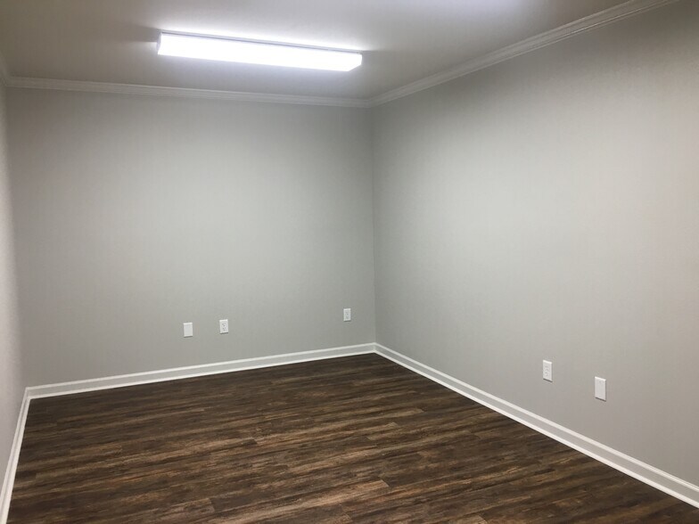More Photos Of 2718 Ruby St, Gonzales Light Distribution For Sale