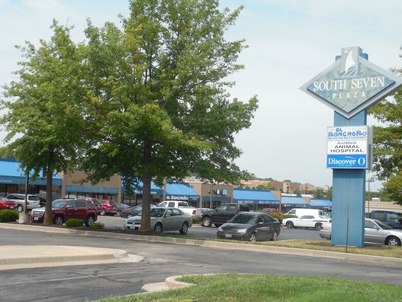 More Photos Of 1501-1715 SW 7 Hwy, Blue Springs Freestanding For Lease