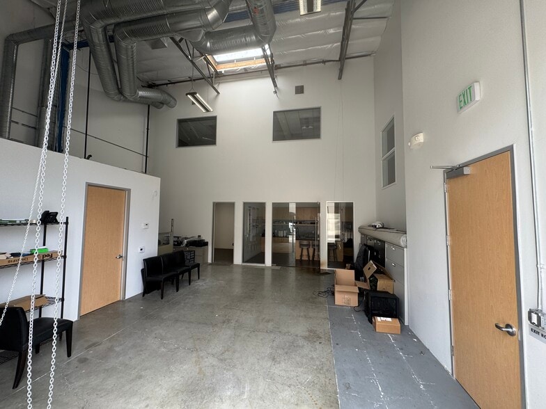 More Photos Of 59 Peters Canyon Rd, Irvine Research And Development For Sale