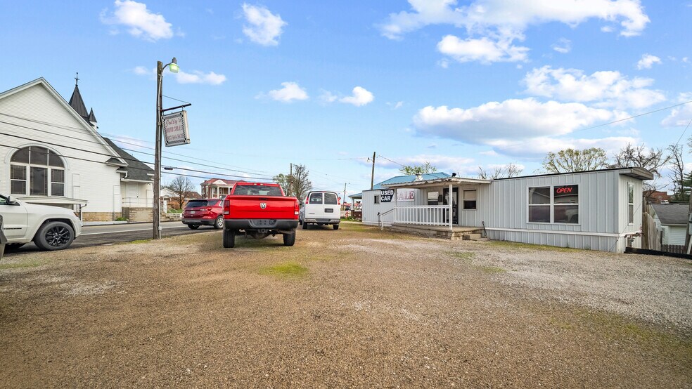 More Photos Of 601 E Main St, West Union Land For Sale