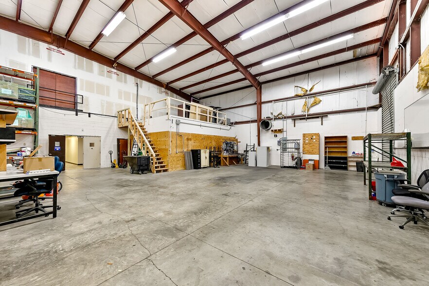 More Photos Of 2725 Center Pl, Melbourne Research And Development For Sale