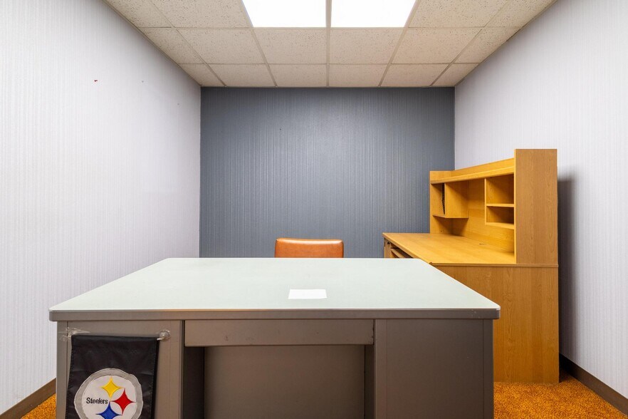 More Photos Of 620 South St, Steubenville Auto Dealership For Lease