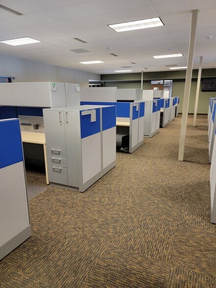 More Photos Of 6090 E Fulton St, Ada Office For Sale