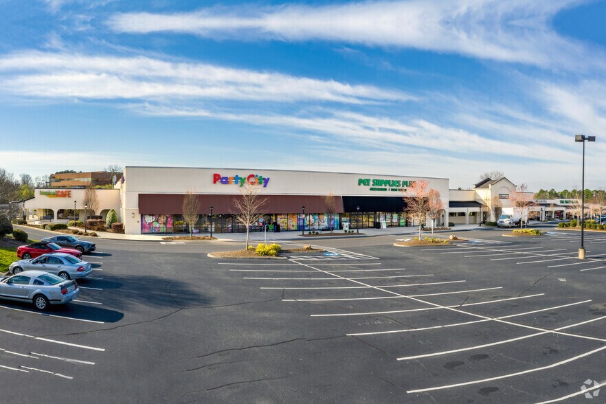 More Photos Of 7601-7715 Pineville Matthews Rd, Charlotte General Retail For Lease