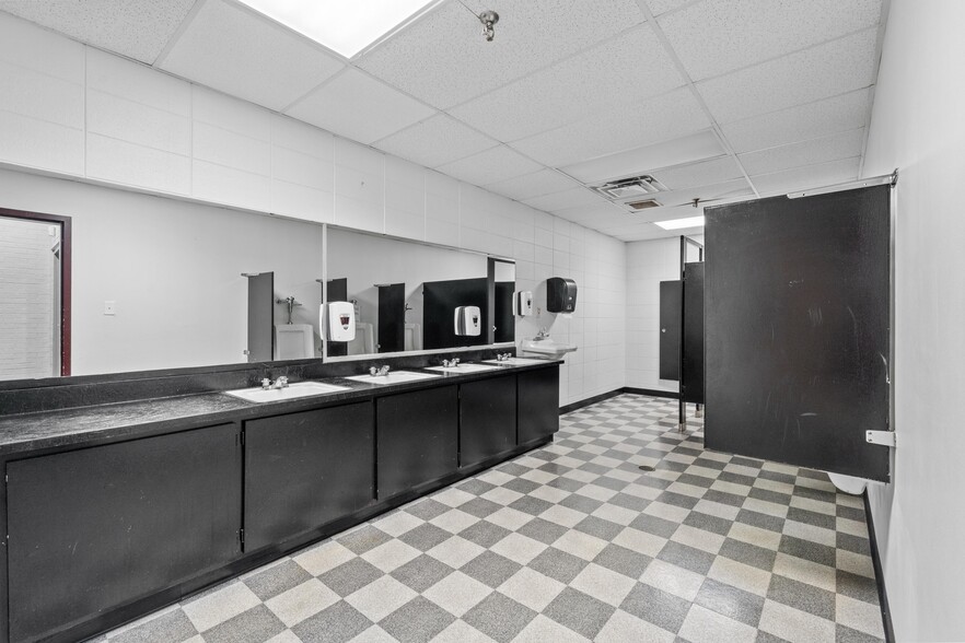 More Photos Of 1975 Haggard Ct, Lexington Religious Facility For Sale