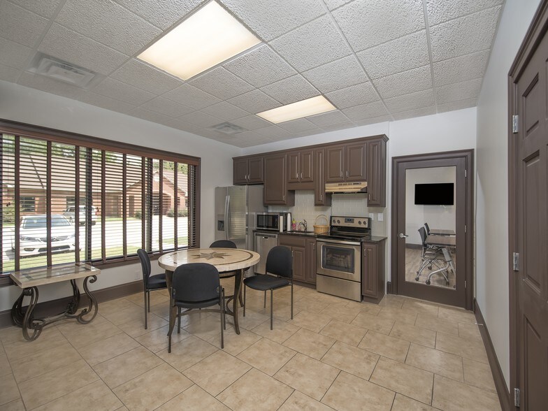 More Photos Of 1700 Pennsylvania Ave, McDonough Office For Lease