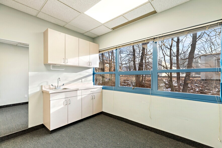 More Photos Of 265 Ackerman Ave, Ridgewood Medical For Lease