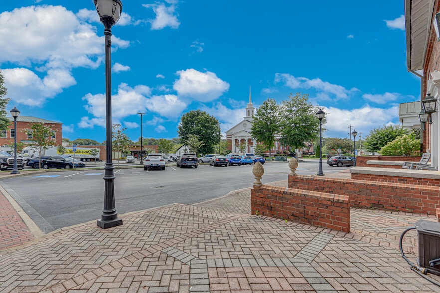 More Photos Of 55 Scott St, Buford Office For Lease