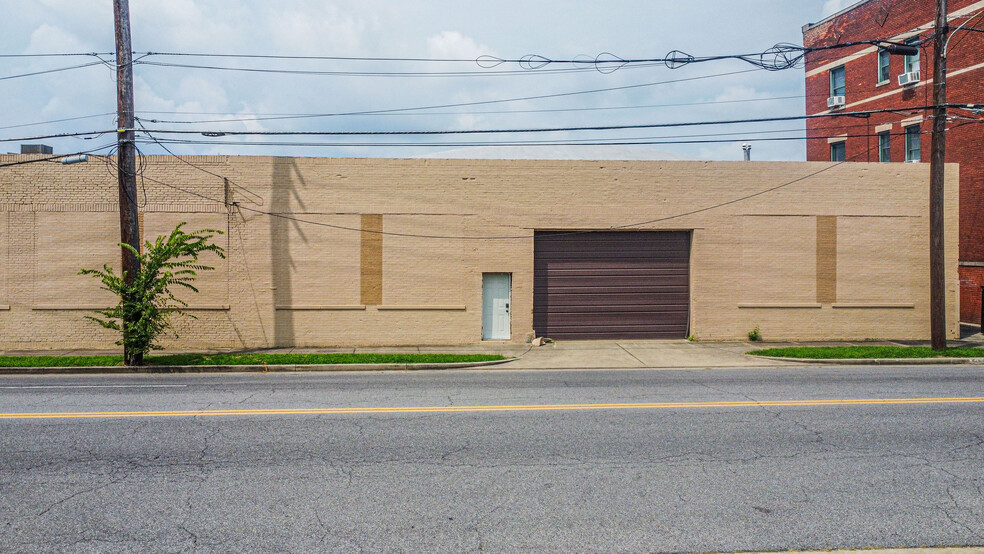 Primary Photo Of 901 Broadway St, Paducah Industrial For Sale