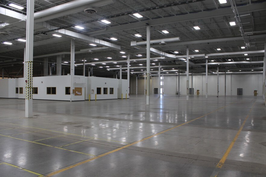 More Photos Of 6401 8th Ave, Saint Cloud Manufacturing For Lease