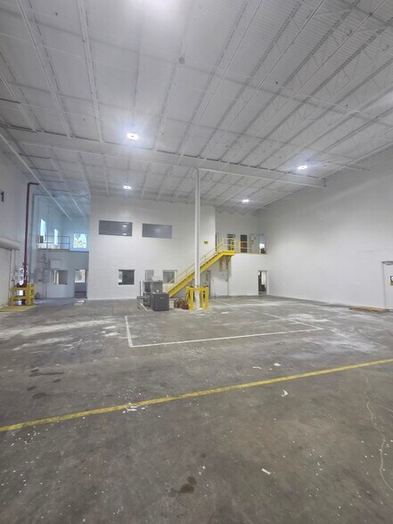 More Photos Of 3443 NW 107th St, Miami Warehouse For Lease