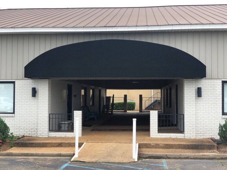 More Photos Of 1050 N Flowood Dr, Flowood Medical For Lease