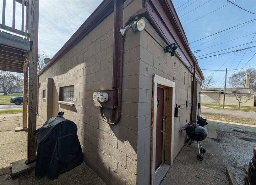 More Photos Of 601-609 NE Perry Ave, Peoria Apartments For Sale