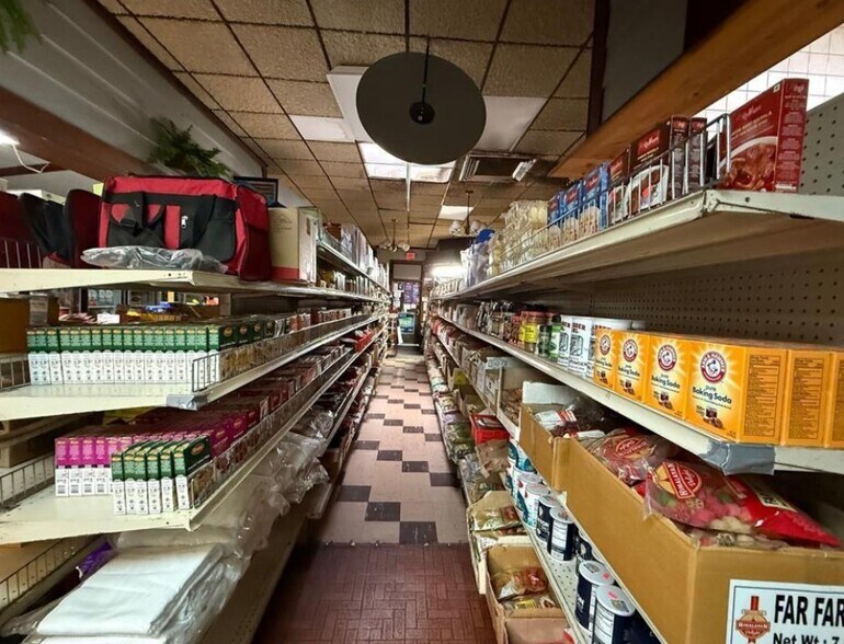 More Photos Of 10224 Conant St, Hamtramck Storefront For Sale