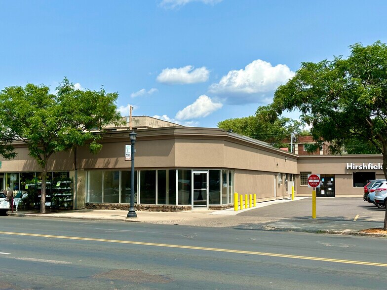 More Photos Of 2733-2741 Hennepin Ave, Minneapolis Storefront For Lease
