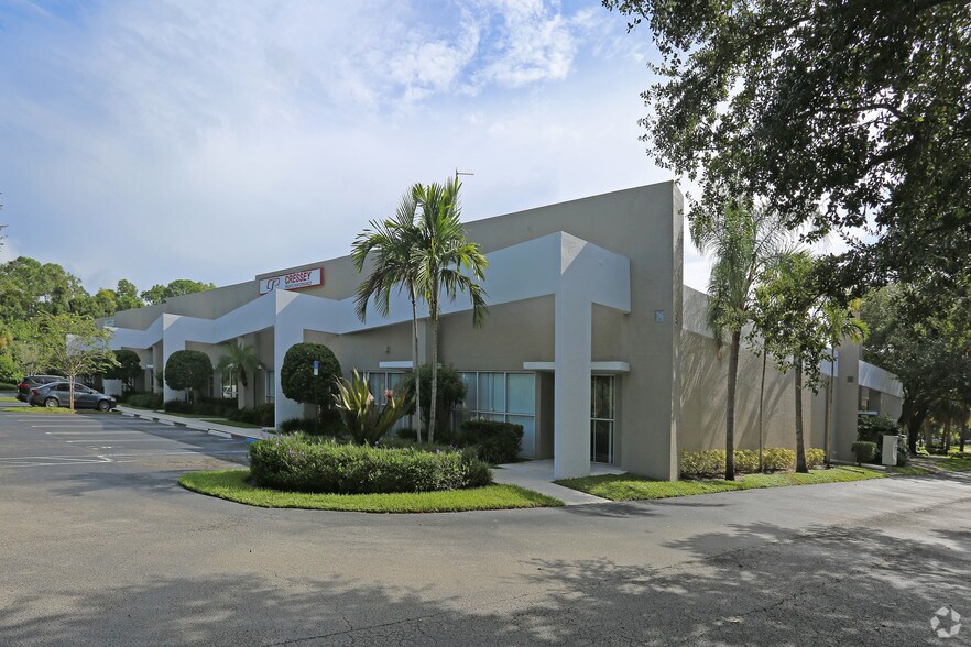 More Photos Of 880 Jupiter Park Dr, Jupiter Light Manufacturing For Sale