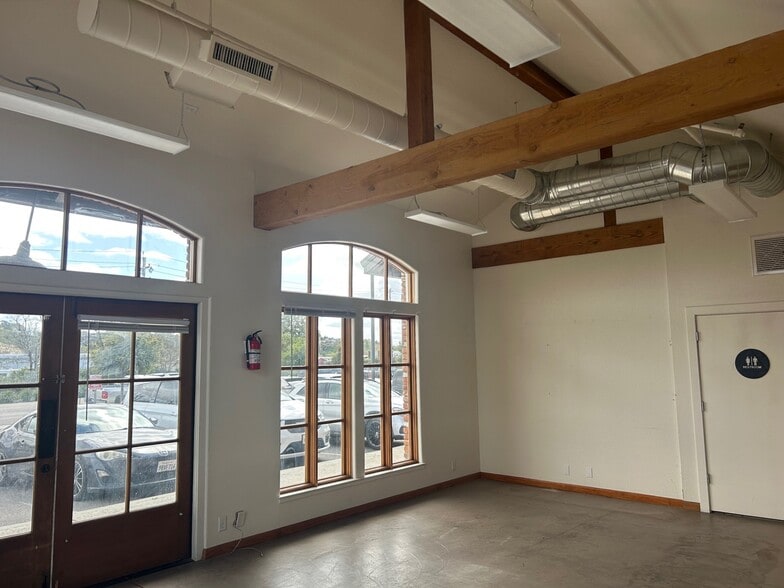 More Photos Of 1111 Riverside Ave, Paso Robles Storefront Retail Office For Lease