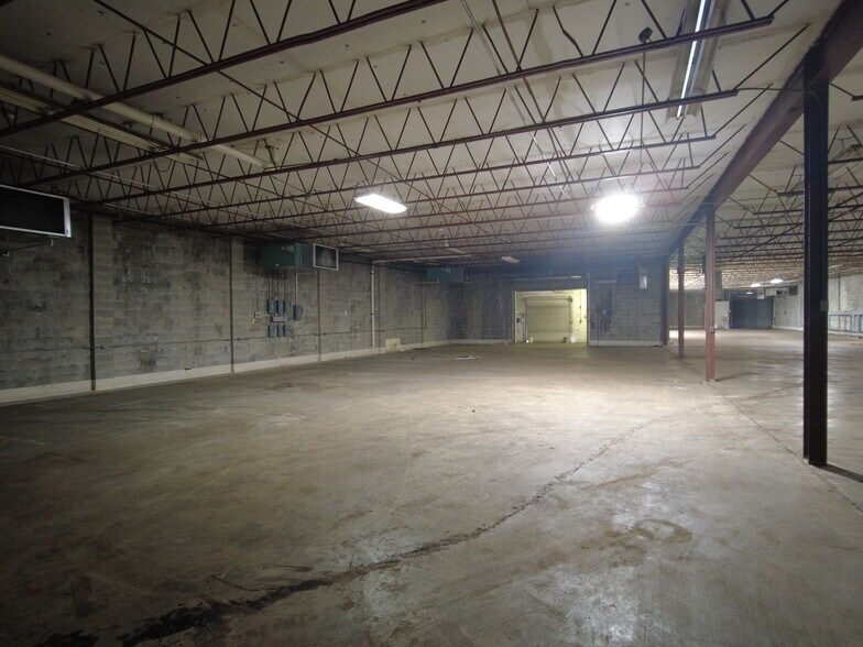 More Photos Of 924 9th Ave, Columbus Warehouse For Lease