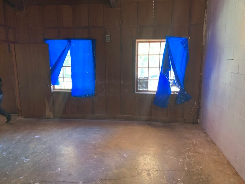 More Photos Of 8804 Warsaw Road 85, Aliceville Loft Creative Space For Sale
