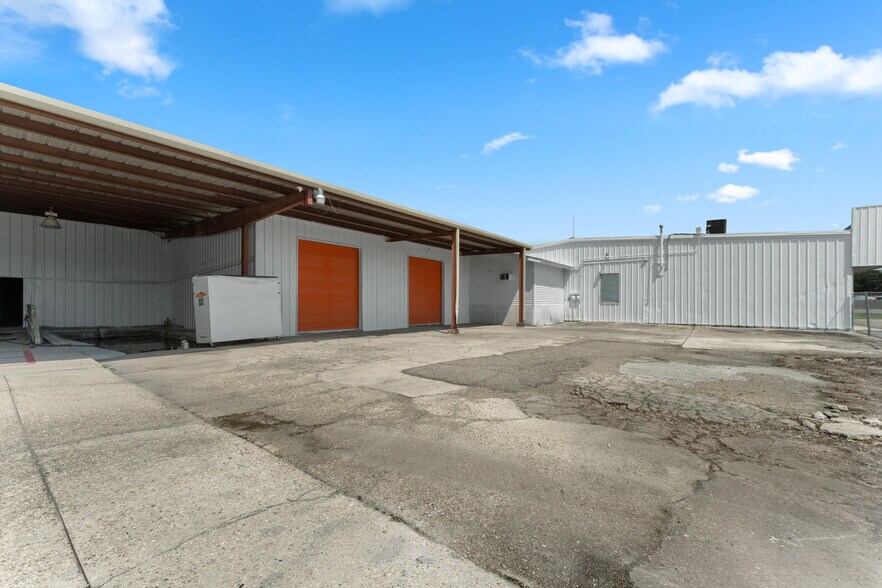 More Photos Of 947 Florida Ave SW, Denham Springs Flex For Sale