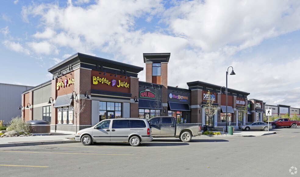 More Photos Of 80 Bow St, Cochrane Storefront For Lease