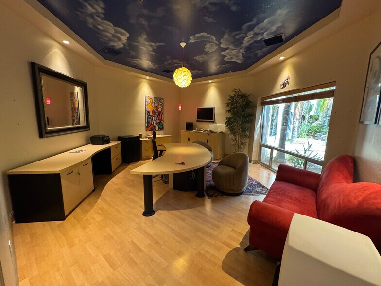 More Photos Of 3955 Coffee Rd, Bakersfield Office For Lease
