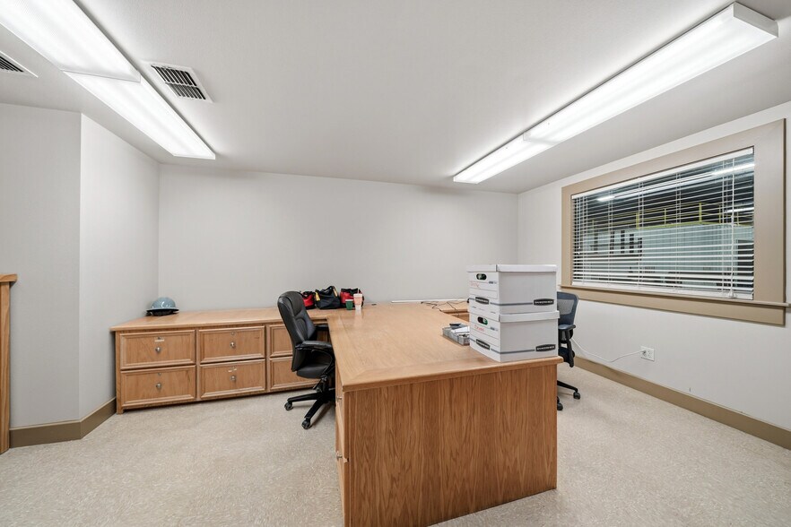 More Photos Of 4122 Hwy 90 Alt, Altair Light Distribution For Lease
