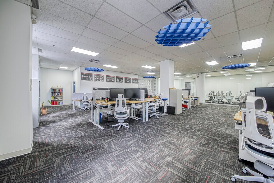 More Photos Of 1111 Rue Saint-Urbain, Montréal Office For Sale