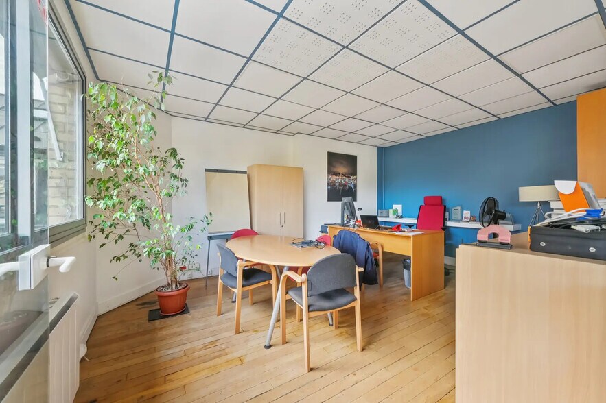 More Photos Of 20 Rue Marx Dormoy, Paris Office For Sale