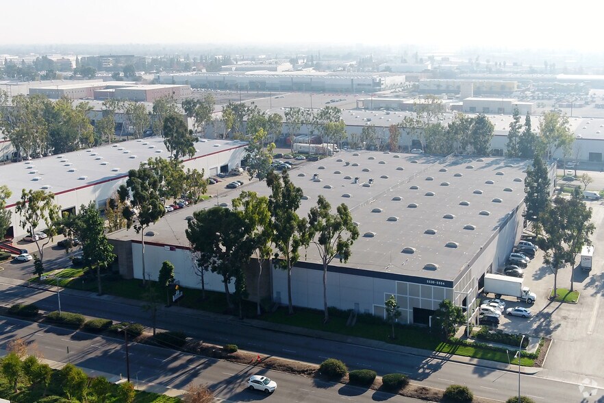 More Photos Of 5530-5554 Bandini Blvd, Bell Manufacturing For Lease