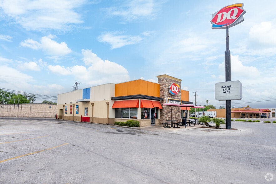 More Photos Of 1179 E Main St, Alice Fast Food For Sale