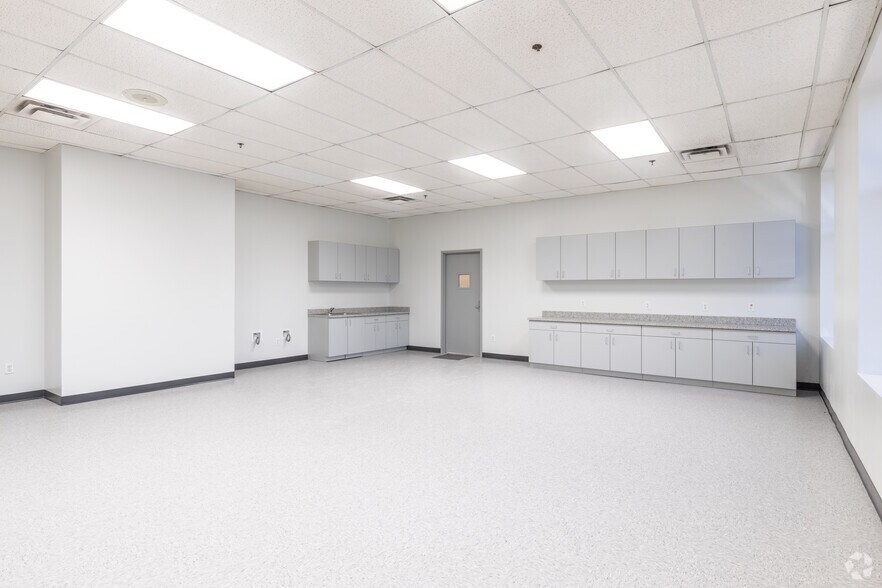 More Photos Of 13200 Mid Atlantic Blvd, Laurel Unknown For Lease