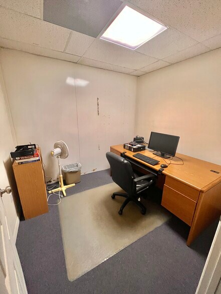 More Photos Of 902 E New Haven Ave, Melbourne Coworking Space