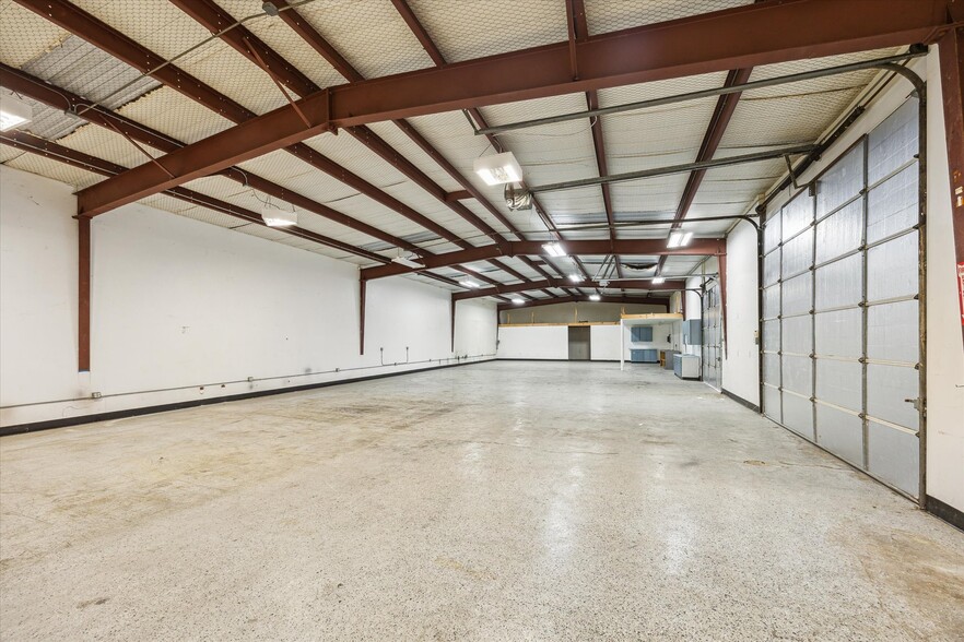 More Photos Of 10226 Georgibelle Dr, Houston Unknown For Lease