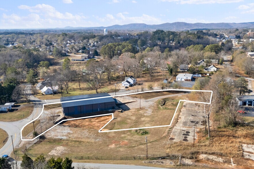 More Photos Of 207 N Kenneth St, Walhalla Warehouse For Lease