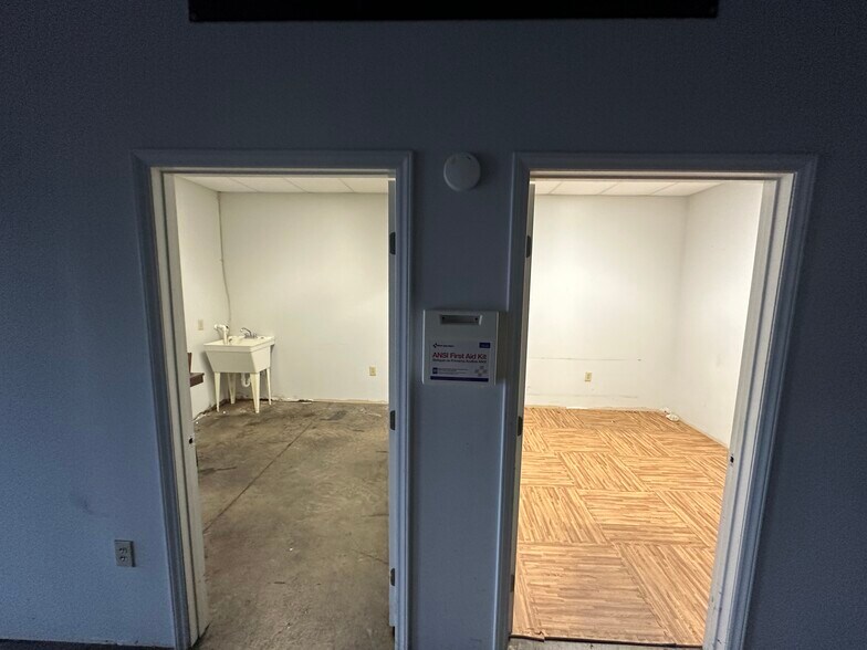 More Photos Of 310 Business Pky, Greer Flex For Lease