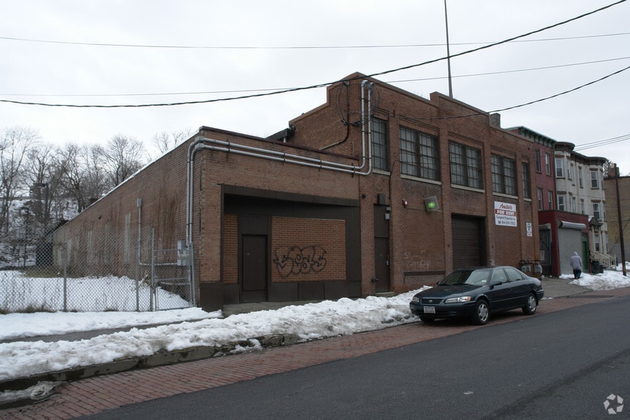 Primary Photo Of 337-341 Liberty St, Newburgh Warehouse For Lease