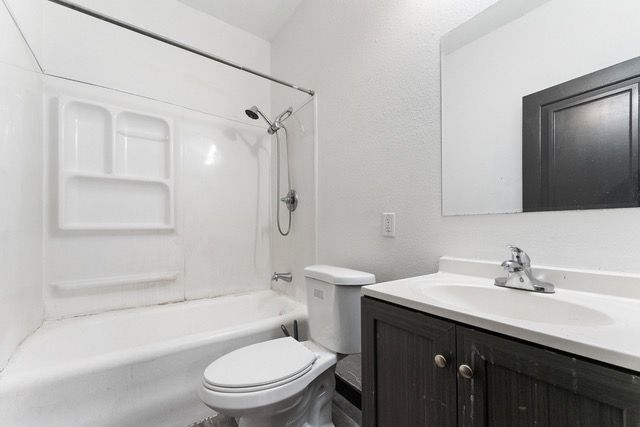 More Photos Of 1301 Pennsylvania St, Gary Apartments For Sale