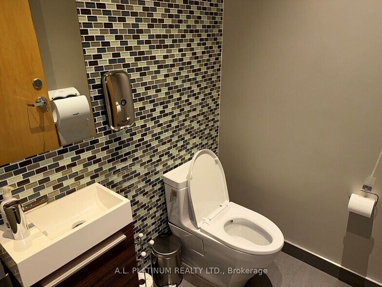 More Photos Of 2721 Markham Rd, Toronto Showroom For Lease